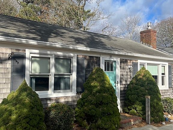 2nd image of 10 Ellis Dr