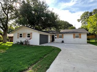 5700 Woodcastle Dr, Waco, TX 76710