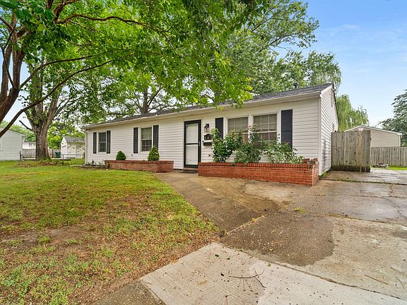 3rd image of 207 Nina Ct