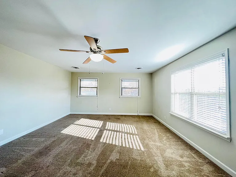 223 Raintree Ln — Photo 22