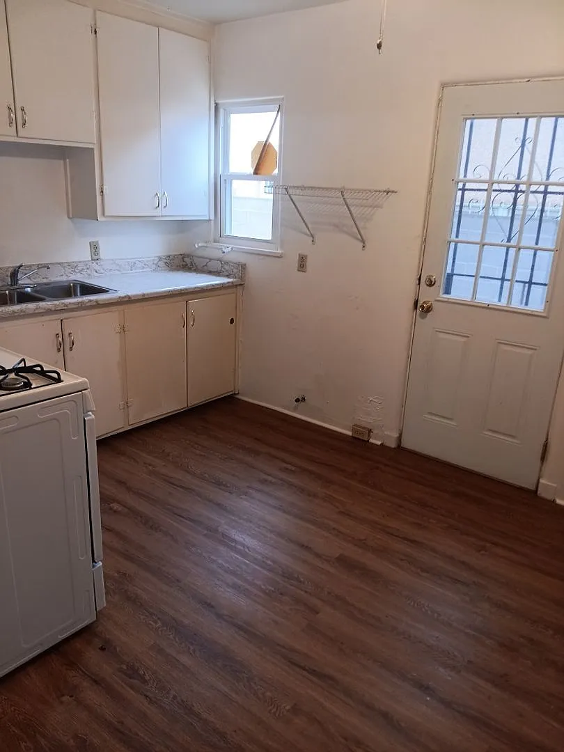 Cozy 2-Bedroom 1 Bathroom Home in NE ABQ! — Photo 3