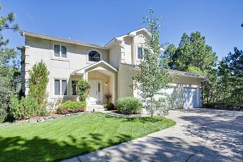 Beautiful home on private lot in Woodmoor