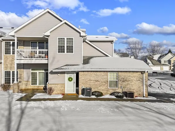 6955 South Rolling Meadows COURT, Oak Creek, WI 53154