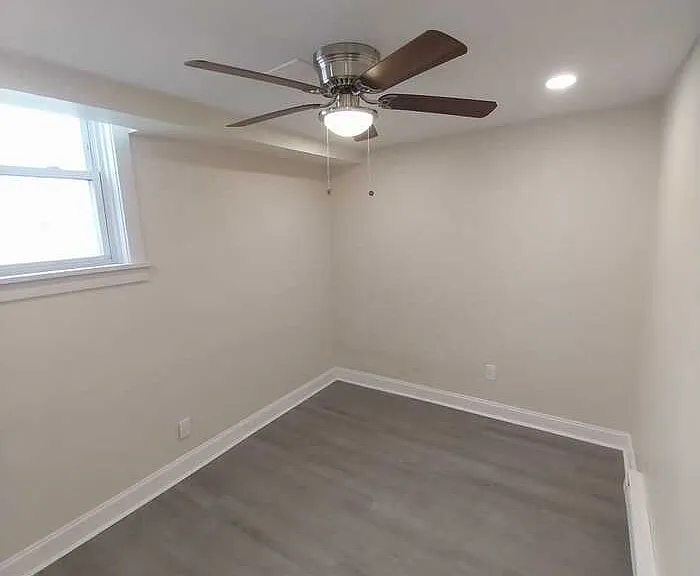 118 W B St #9 — Photo 5