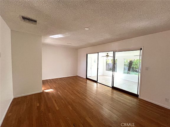 4th image of 10251 Foster Rd