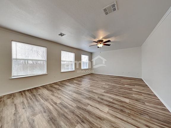 5th image of 312 Pepperwood Trl