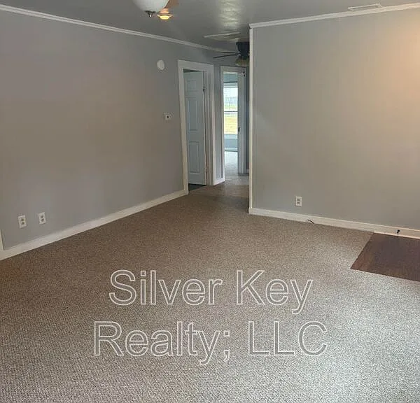 140 Arkansas Ln — Photo 6