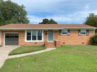 725 Spruce Rd, Newport News, VA 23601