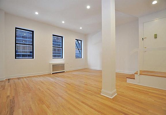 5th image of 38 E 58th St #4C