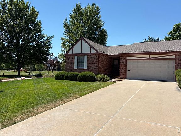 4th image of 2627 Elmhurst Cir