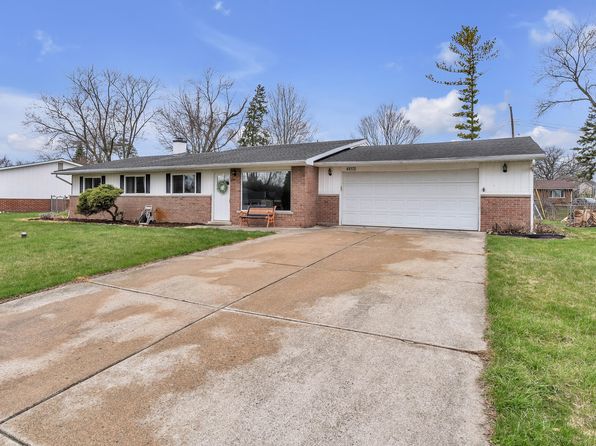 41772 Aspen Dr, Novi, MI 48375