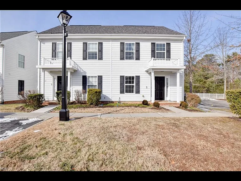 4400 Betty Ln — Photo 1