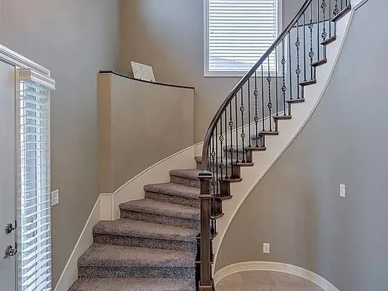 4318 S 198th St — Photo 3