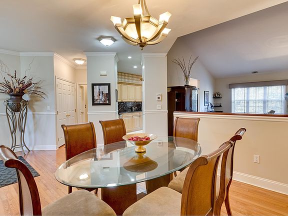 4th image of 50 Sagamore Dr