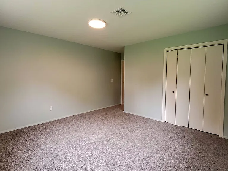 1117 E Parker St — Photo 18