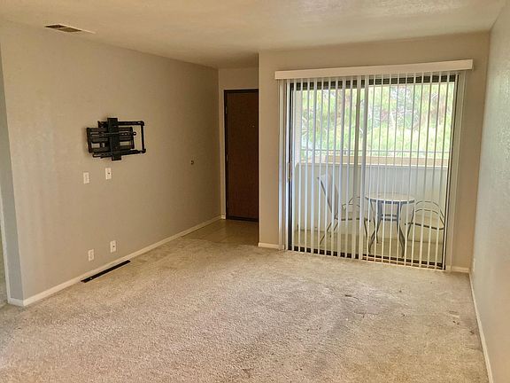 3rd image of 2812 N Auburn Ct Unit F206