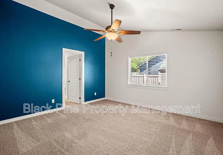 644 Stanley Lake St — Photo 20