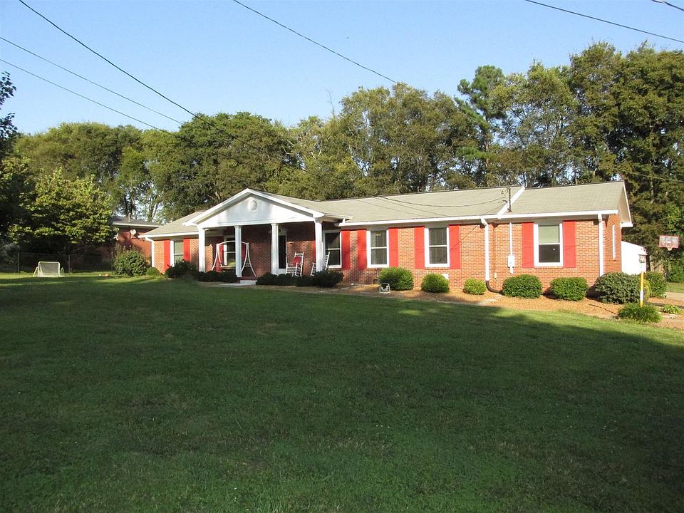1st image of 437 Richland Cir