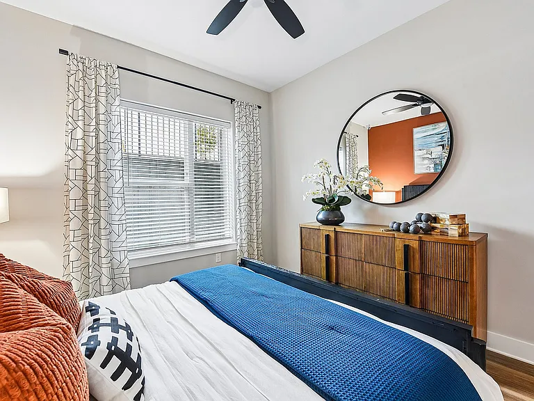 38-web-or-mls-Unit L03-S2504-019