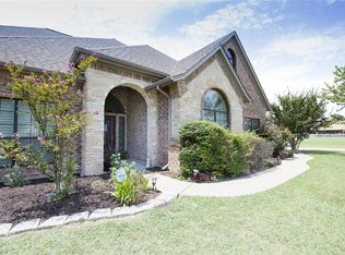 415 Rugged Dr, Red Oak, TX 75154