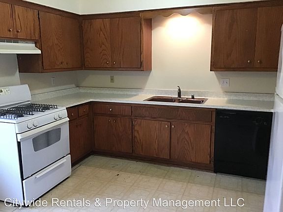 3rd image of 9710 W Capitol Dr