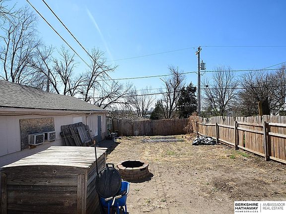 5th image of 1247 Garber Ave