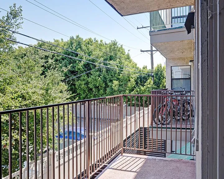 453 Ivy St — Photo 19