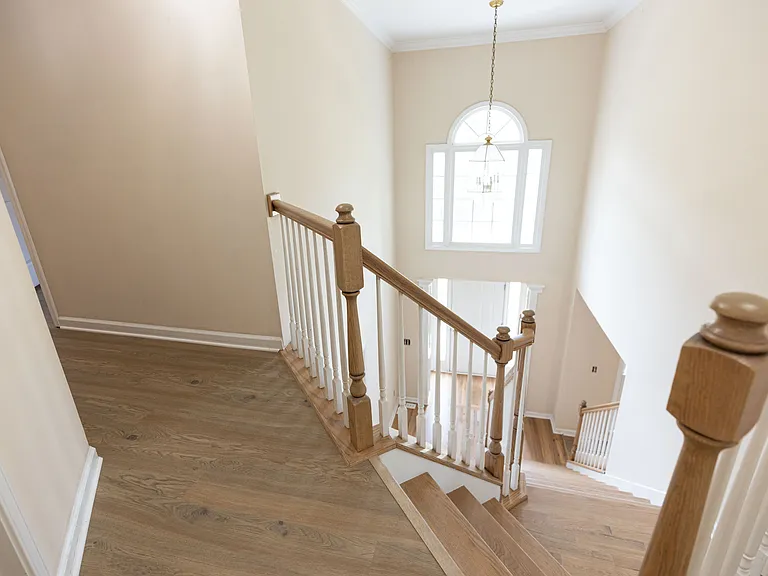 1649 Crittenden Ln — Photo 4