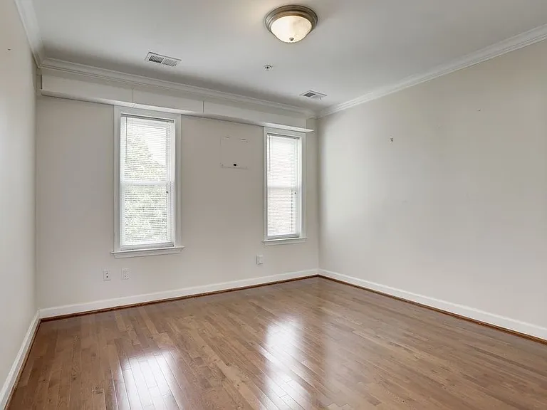 1120 K St SE — Photo 17