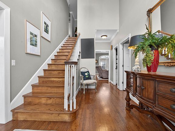 4th image of 648 Winfrey Ln