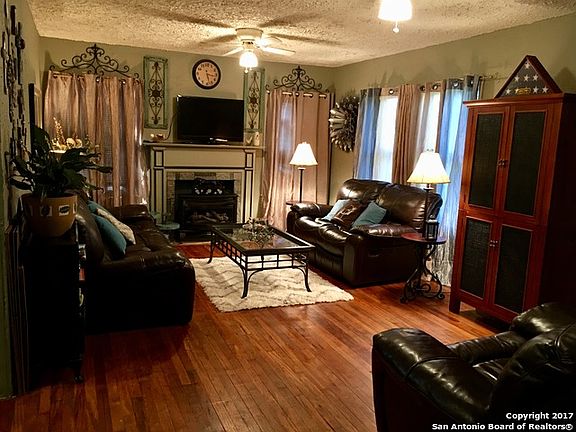 4th image of 2406 W Magnolia Ave
