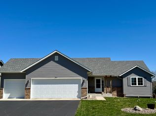 511 Grindstone Ln, Dundas, MN 55019