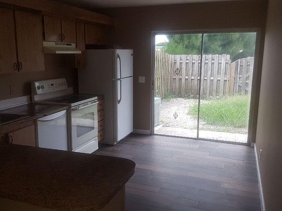 2nd image of 4876 Orleans Ct APT B