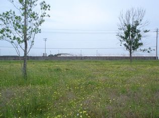 1404 S Bluebonnet Ln, Angleton, TX 77515