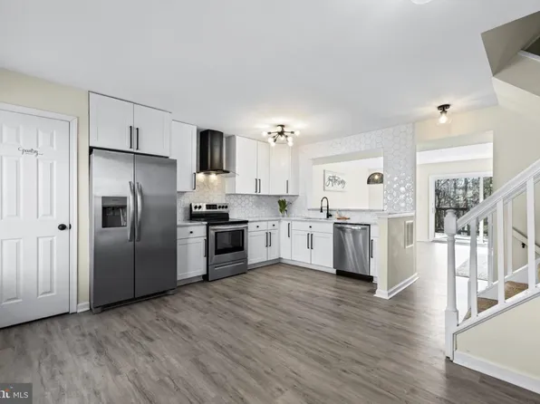 21 Sandstone Ct, Baltimore, MD 21236