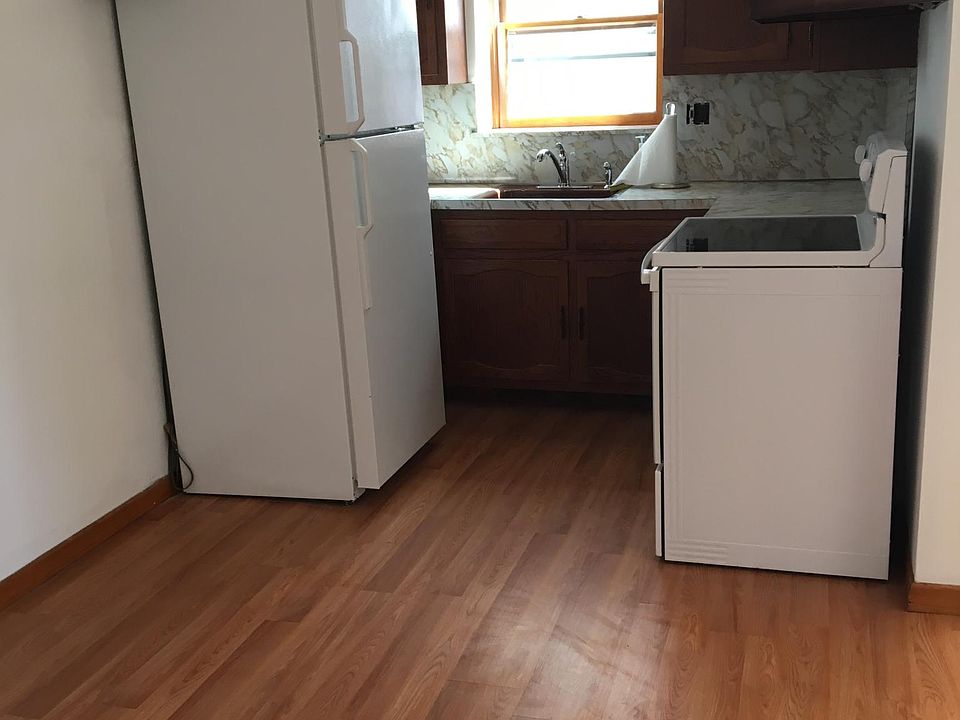 Large eat-in area in the kitchen