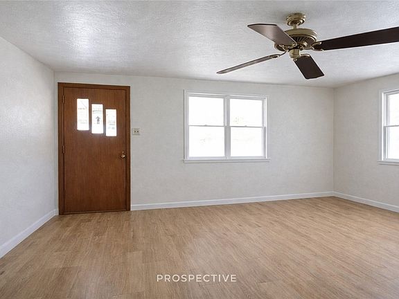 3rd image of 624 Chess St