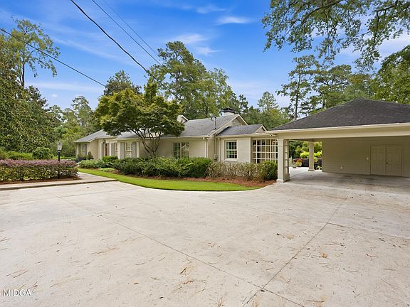 4th image of 4425 Old Club Rd