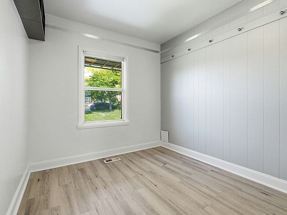 5th image of 368 N Center St
