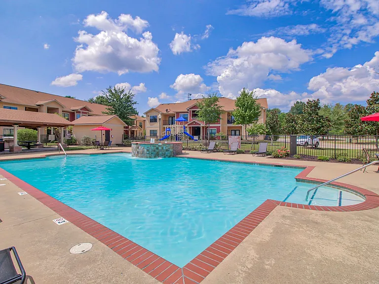 Vista Ridge Apartments — Photo 14