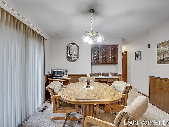 2nd image of 2347 Shadowlane Dr NE