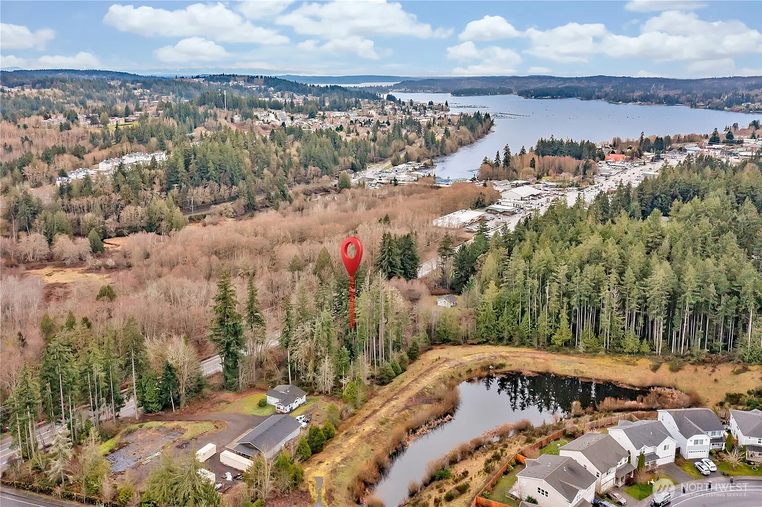 21133 Viking Avenue NW photo 1