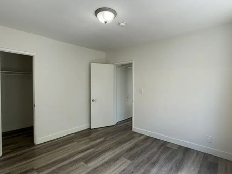 517 S Kenmore Ave #12 — Photo 17