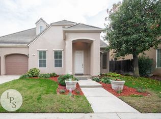 32 W Serena Ave, Clovis, CA