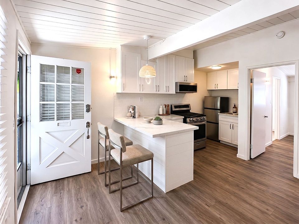 1st image of 1622 Armacost Ave #1/4
