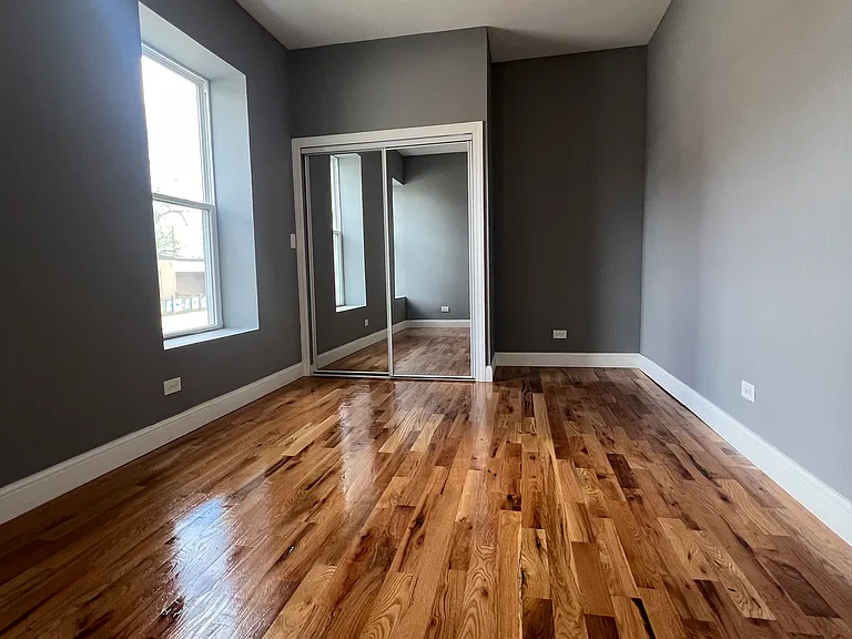 5433 S Union Ave #1R — Photo 4