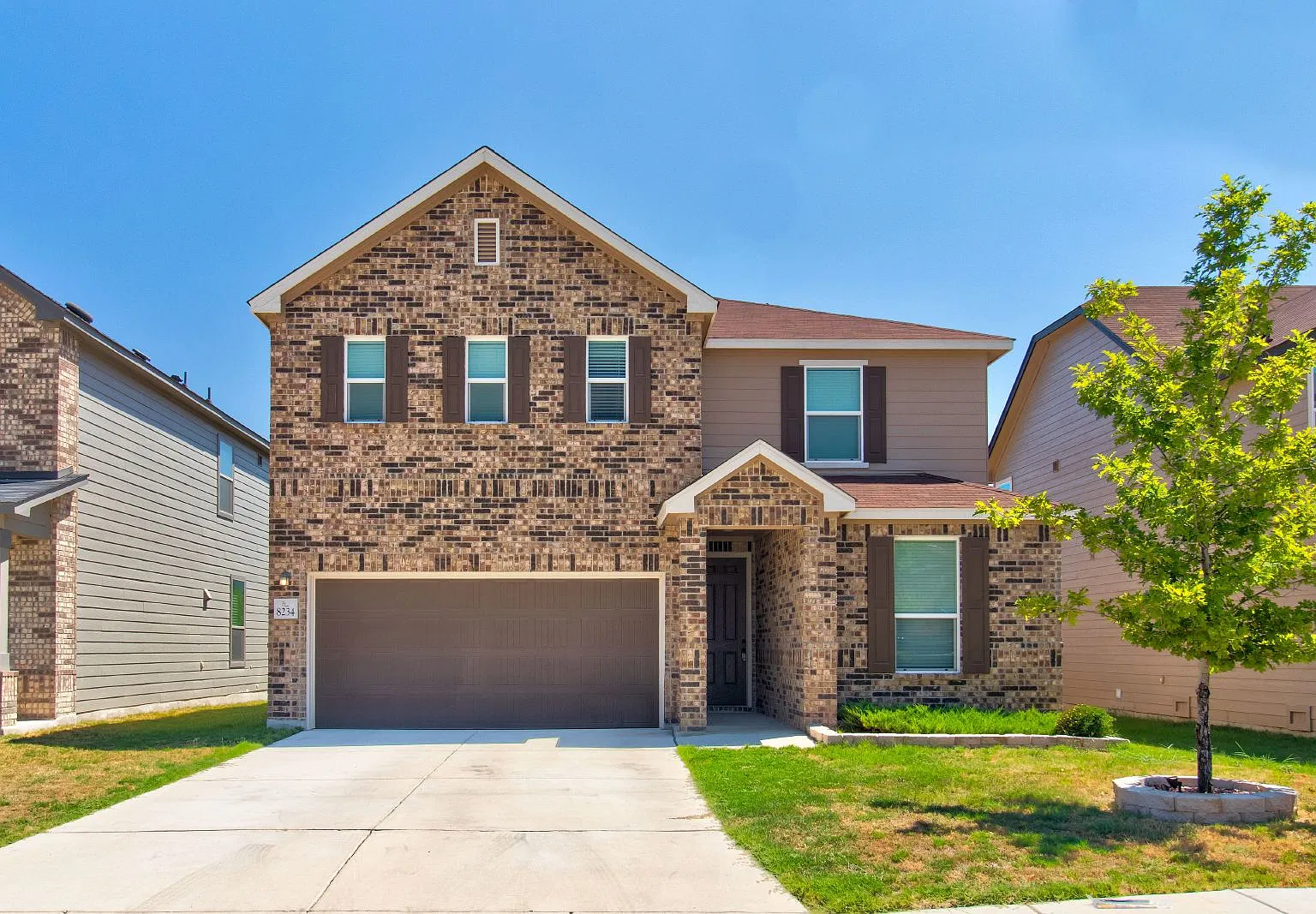 4 bed, 3.0 bath, 2410 sqft, $2,200 — Photo 1