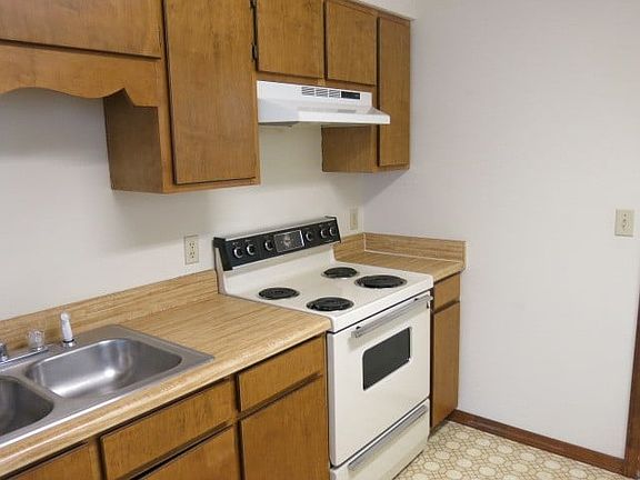 5th image of 204 Davenport Rd APT 3