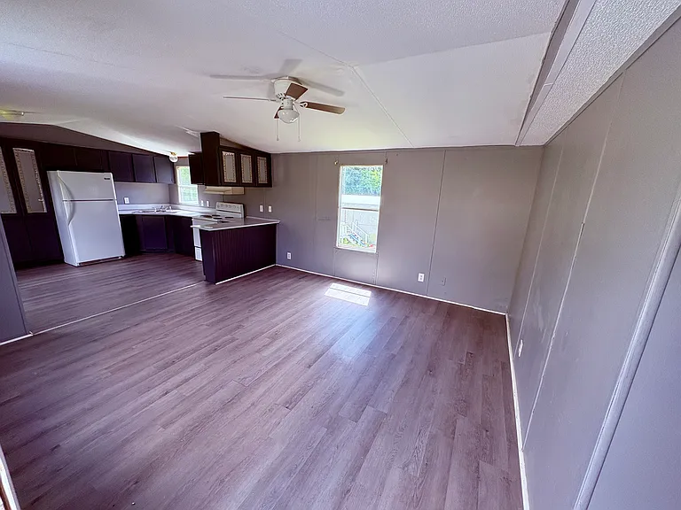 119 Lee Dr SE — Photo 3