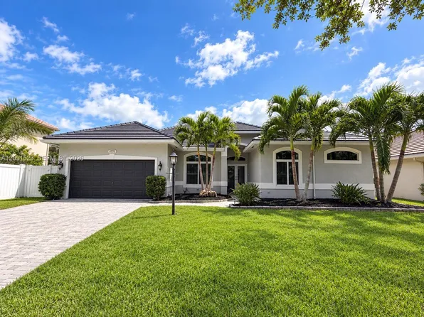 6982 Coronado Way, Pembroke Pines, FL 33331